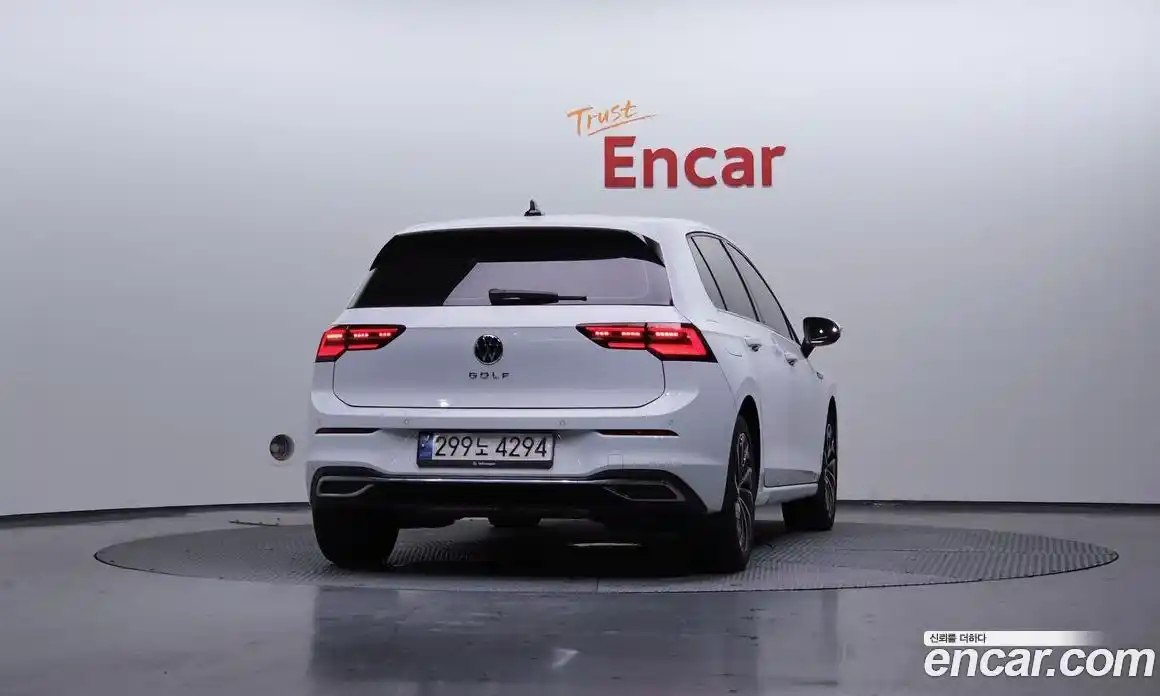 Volkswagen Golf 2022 2.0 Автомат в Москве № 168714, фото 4