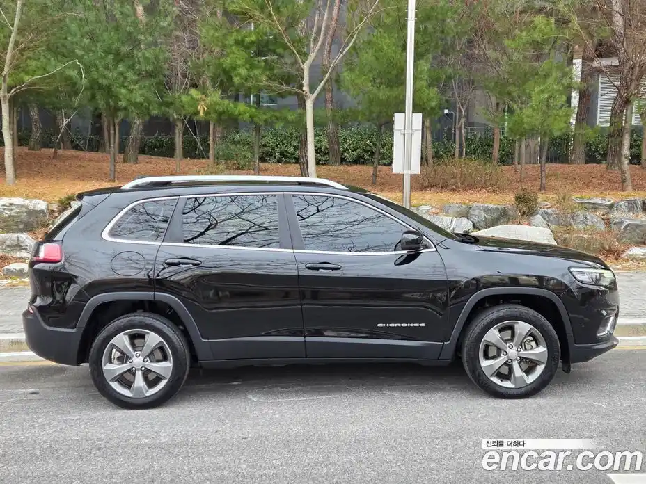 Jeep Cherokee 2020 2.4 Автомат в Москве № 170028, фото 15
