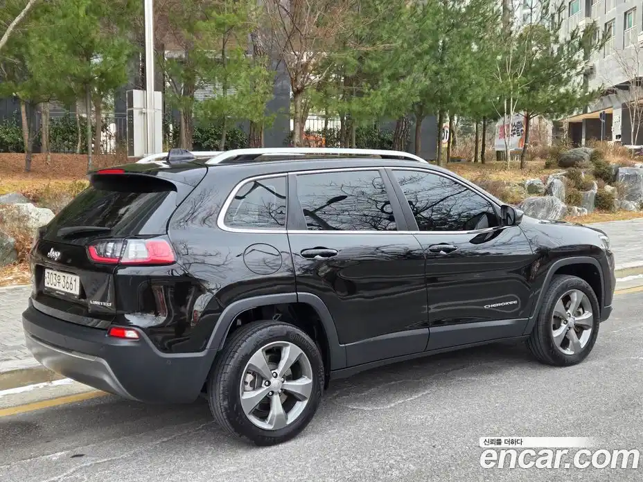 Jeep Cherokee 2020 2.4 Автомат в Москве № 170028, фото 18