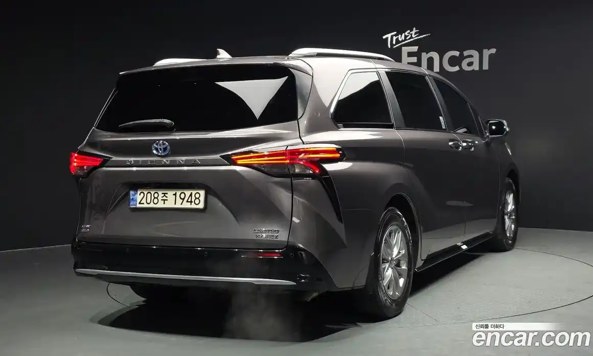 Toyota Sienna 2023 2.5 Автомат в Москве № 170267, фото 19