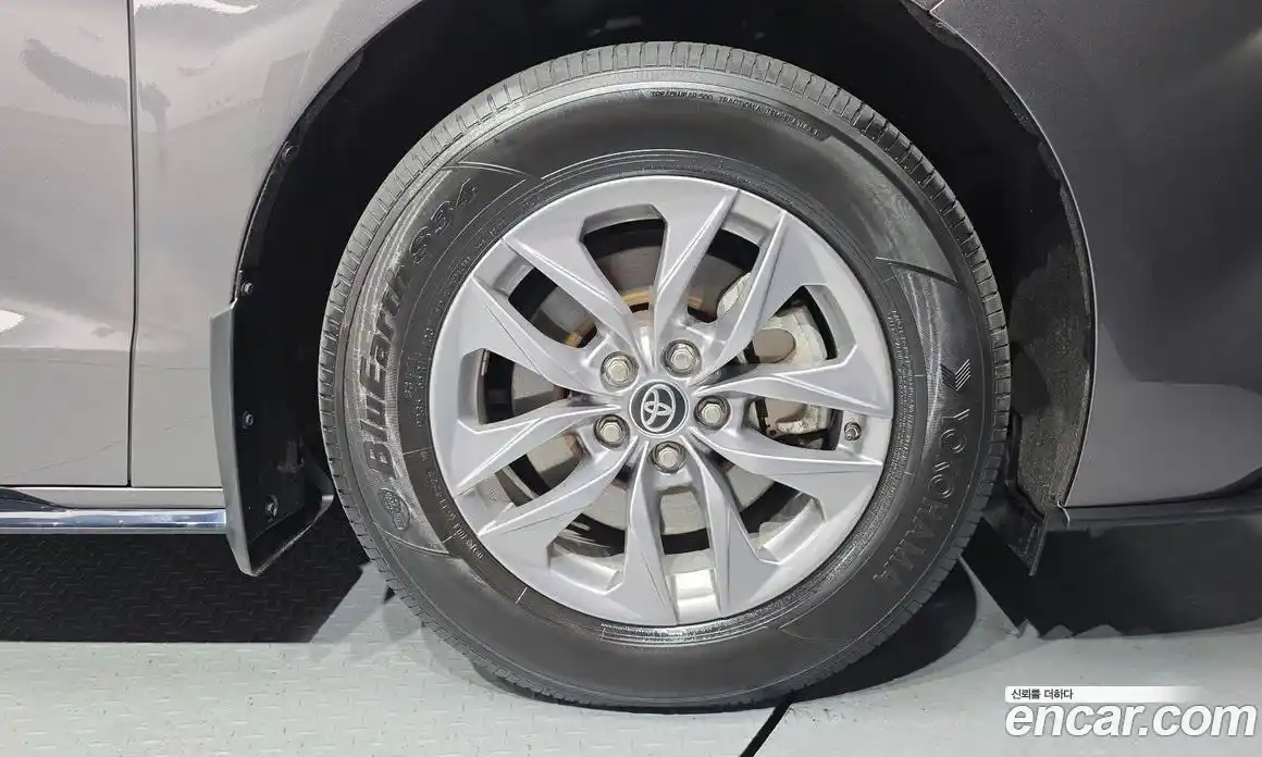 Toyota Sienna 2023 2.5 Автомат в Москве № 170267, фото 20