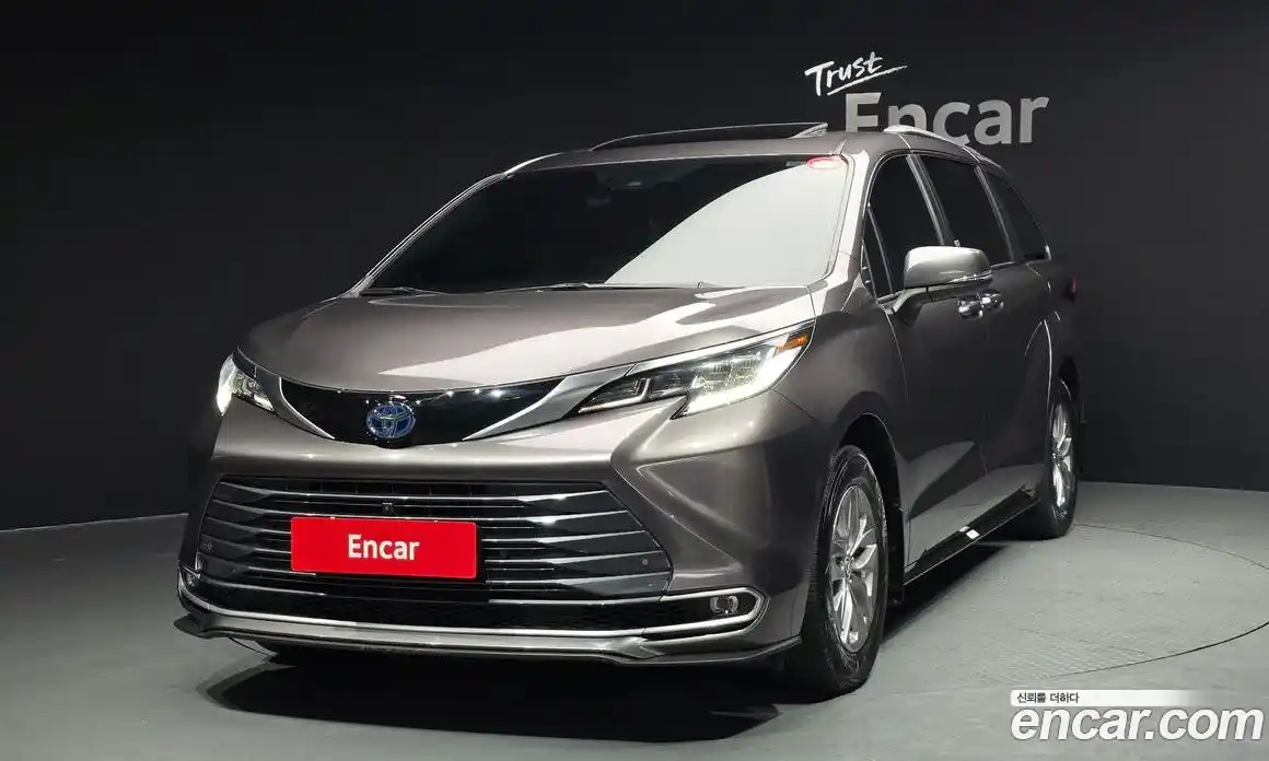 Toyota Sienna 2023 2.5 Автомат в Москве № 170267, фото 9