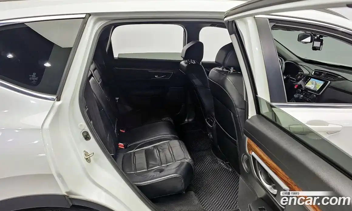 Honda CR-V 2017 1.5 Автомат в Москве № 170666, фото 3