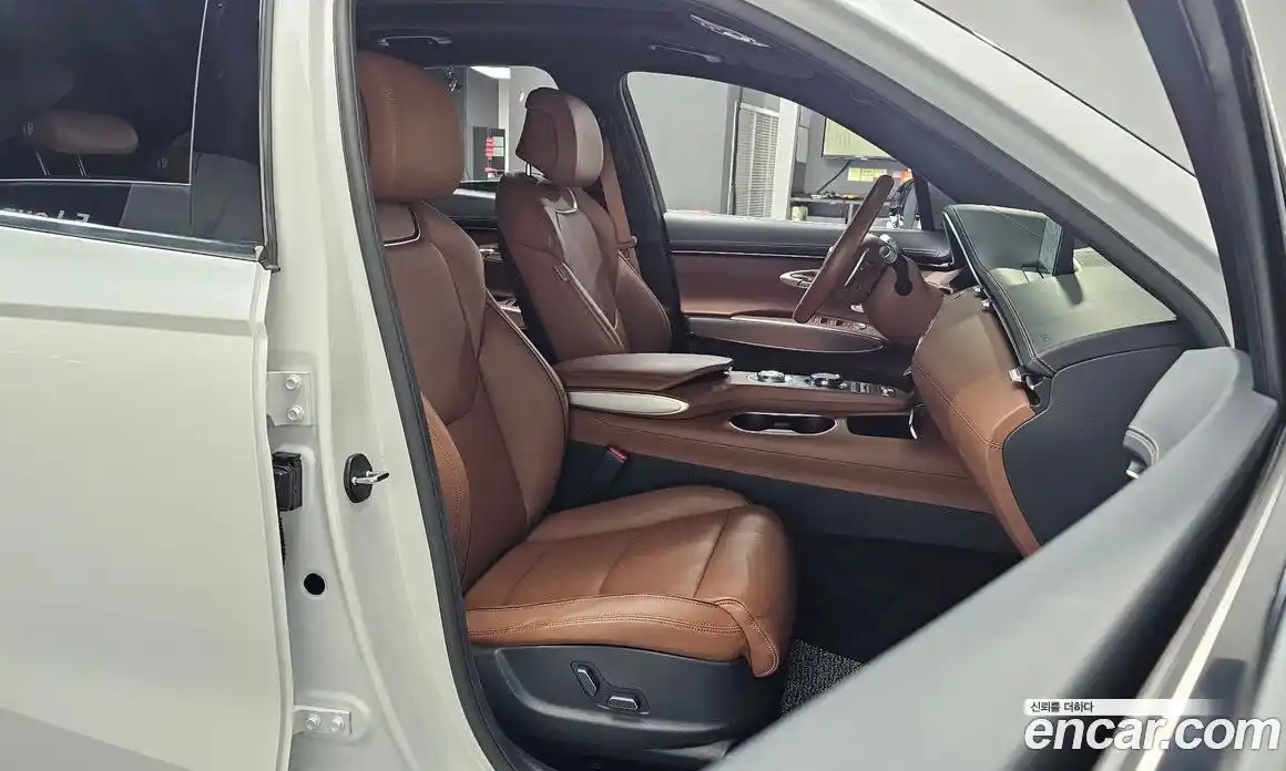 Genesis GV70 2024 2.5 Автомат в Москве № 1708, фото 1