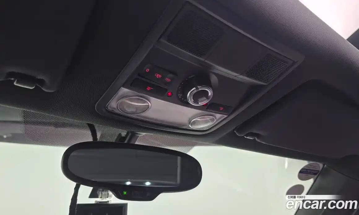 Volkswagen Beatle 2013 2.0 Автомат в Москве № 172551, фото 15