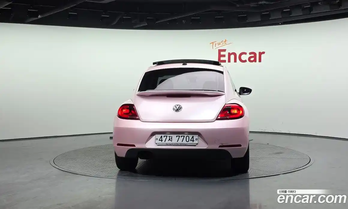 Volkswagen Beatle 2013 2.0 Автомат в Москве № 172551, фото 8