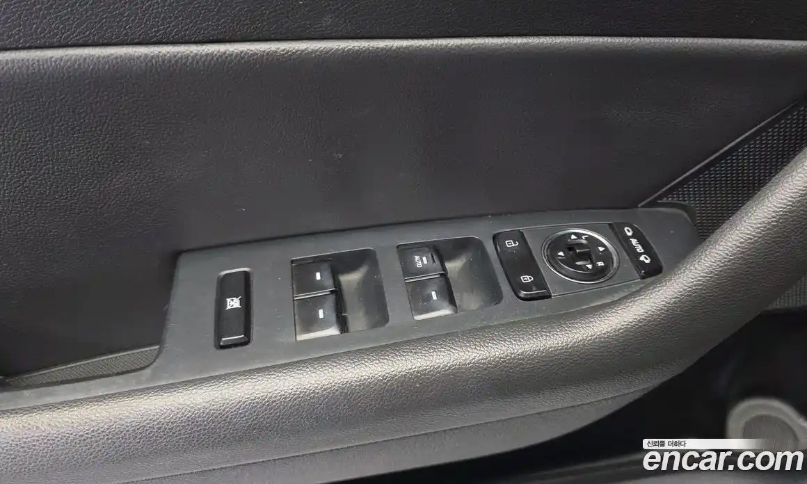 Hyundai Sonata 2016 2.0 Автомат в Москве № 173454, фото 17