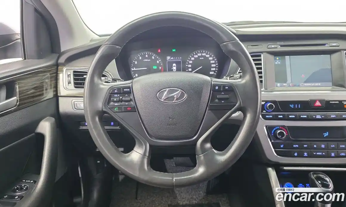 Hyundai Sonata 2016 2.0 Автомат в Москве № 173454, фото 7