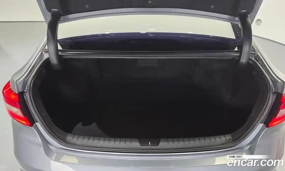 Hyundai Sonata 2016 2.0 Автомат в Москве № 173454, фото 9