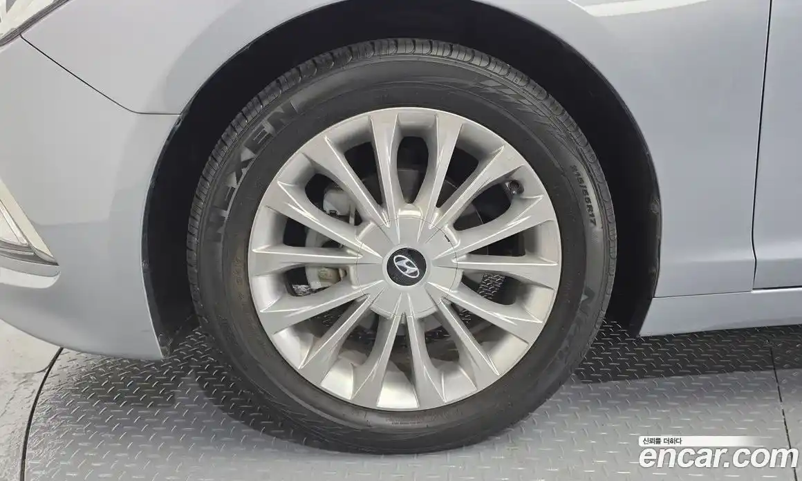 Hyundai Sonata 2016 2.0 Автомат в Москве № 173454, фото 10