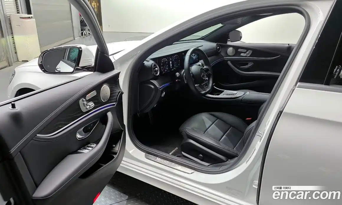 Mercedes-Benz E-Class 2023 2.0 Автомат в Москве № 175113, фото 2