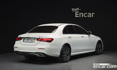 Mercedes-Benz E-Class 2023 2.0 Автомат в Москве № 175113, миниатюра 4