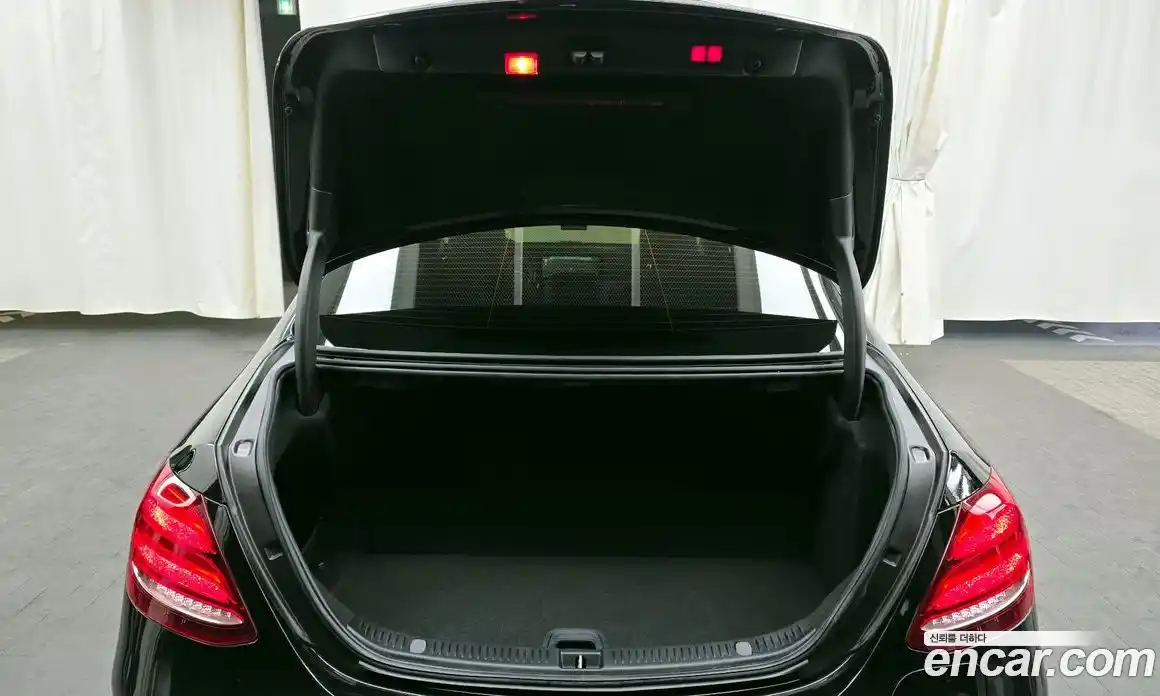 Mercedes-Benz E-Class 2019 2.0 Автомат в Москве № 179876, фото 15