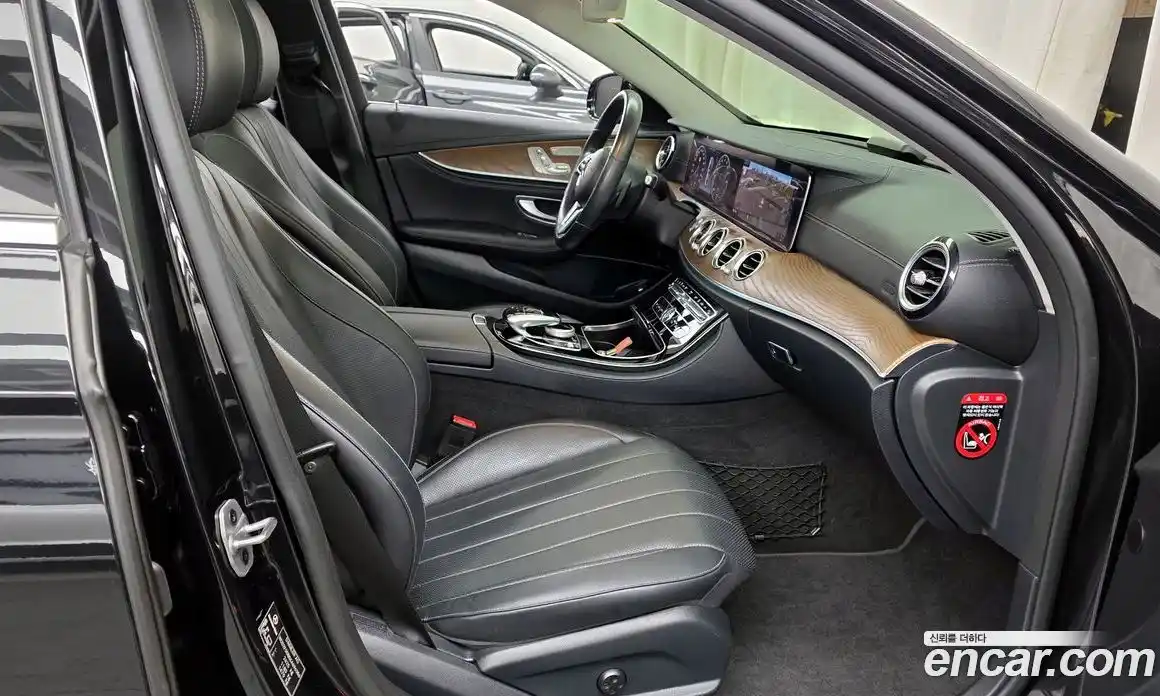 Mercedes-Benz E-Class 2019 2.0 Автомат в Москве № 179876, фото 17