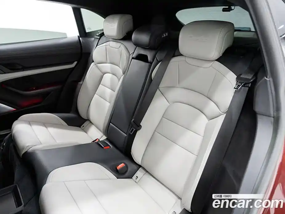 Porsche Taycan 2023 0.1 Автомат в Москве № 182241, фото 16