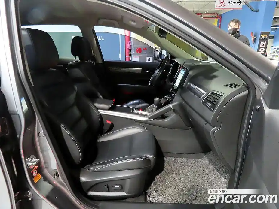 Renault QM6 2017 2.0 Автомат в Москве № 184032, фото 13