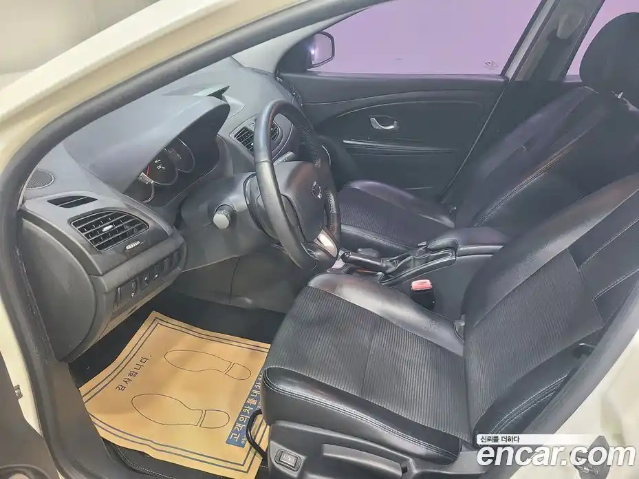 Renault SM3 2012 1.6 Автомат в Москве № 185779, фото 9