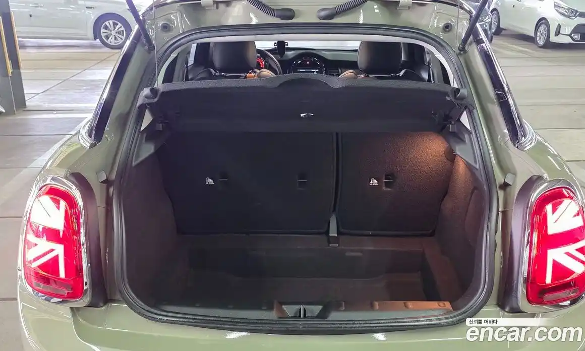 Mini Cooper 2019 1.5 Автомат в Москве № 187991, фото 13