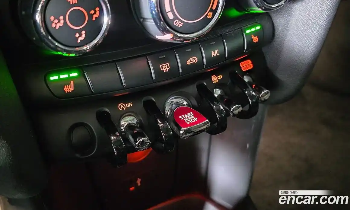 Mini Cooper 2019 1.5 Автомат в Москве № 187991, фото 16