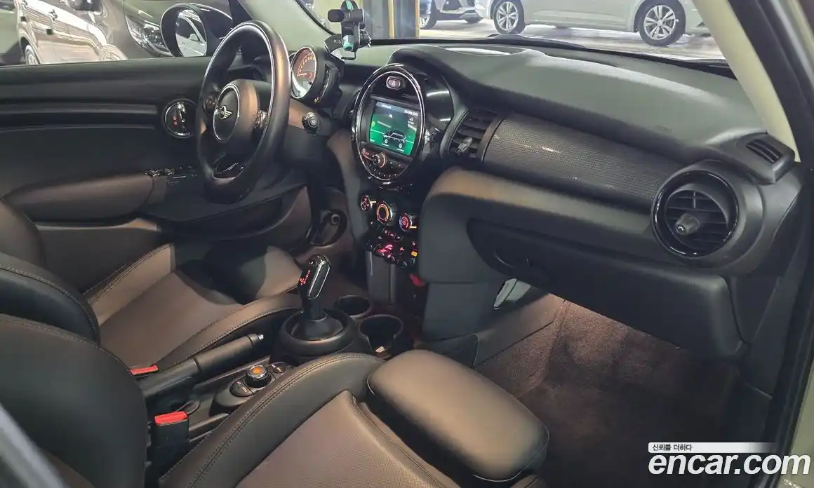 Mini Cooper 2019 1.5 Автомат в Москве № 187991, фото 20