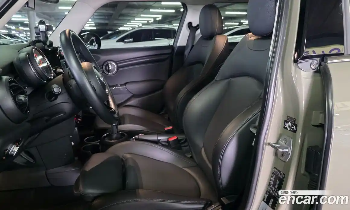 Mini Cooper 2019 1.5 Автомат в Москве № 187991, фото 5