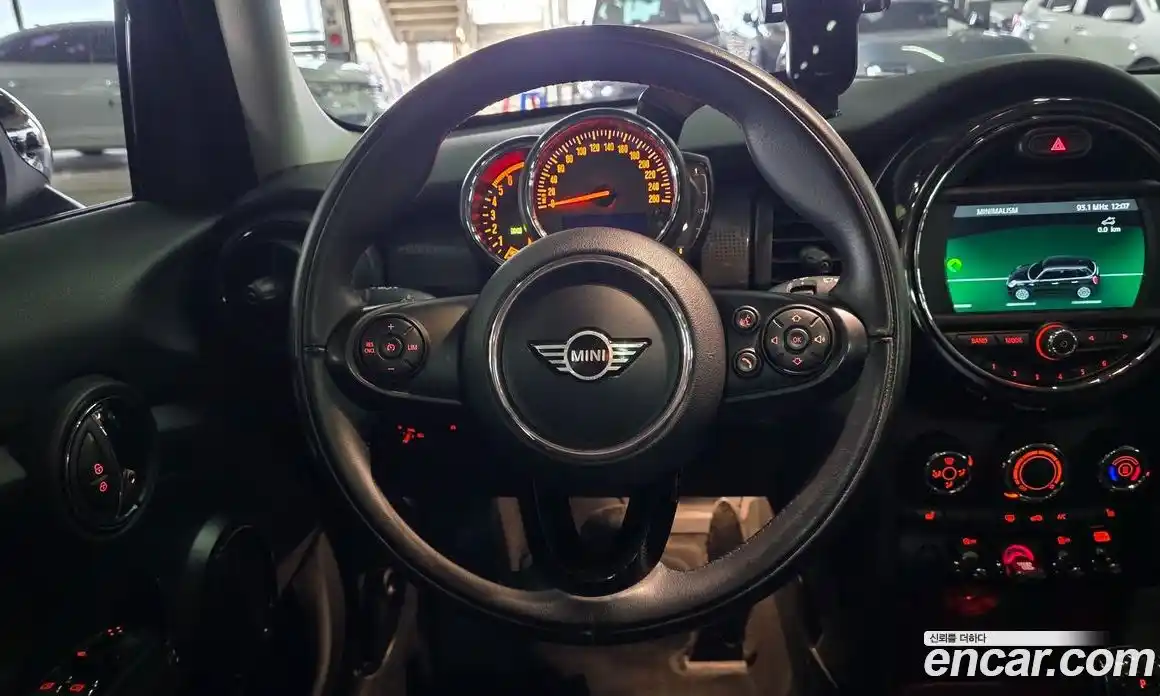 Mini Cooper 2019 1.5 Автомат в Москве № 187991, фото 8