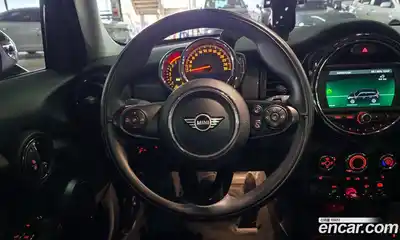 Mini Cooper 2019 1.5 Автомат в Москве № 187991, миниатюра 8