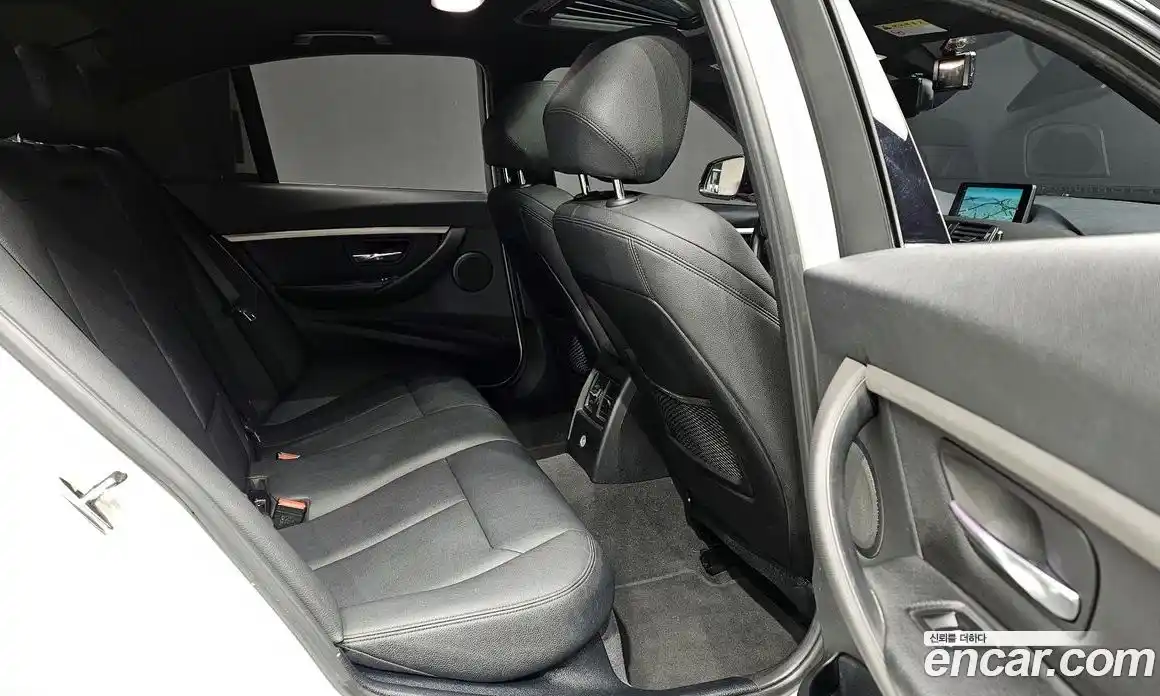 BMW 3-Series 2016 2.0 Автомат в Москве № 192896, фото 16