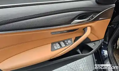 BMW 5-Series 2023 2.0 Автомат в Москве № 193036, миниатюра 2