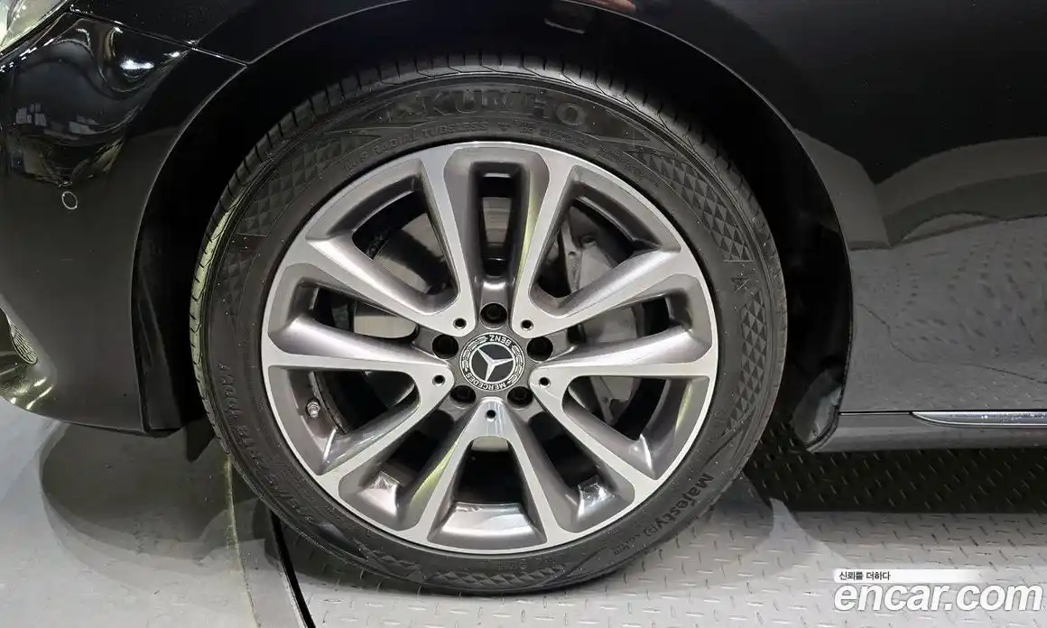 Mercedes-Benz E-Class 2019 2.0 Автомат в Москве № 194200, фото 17