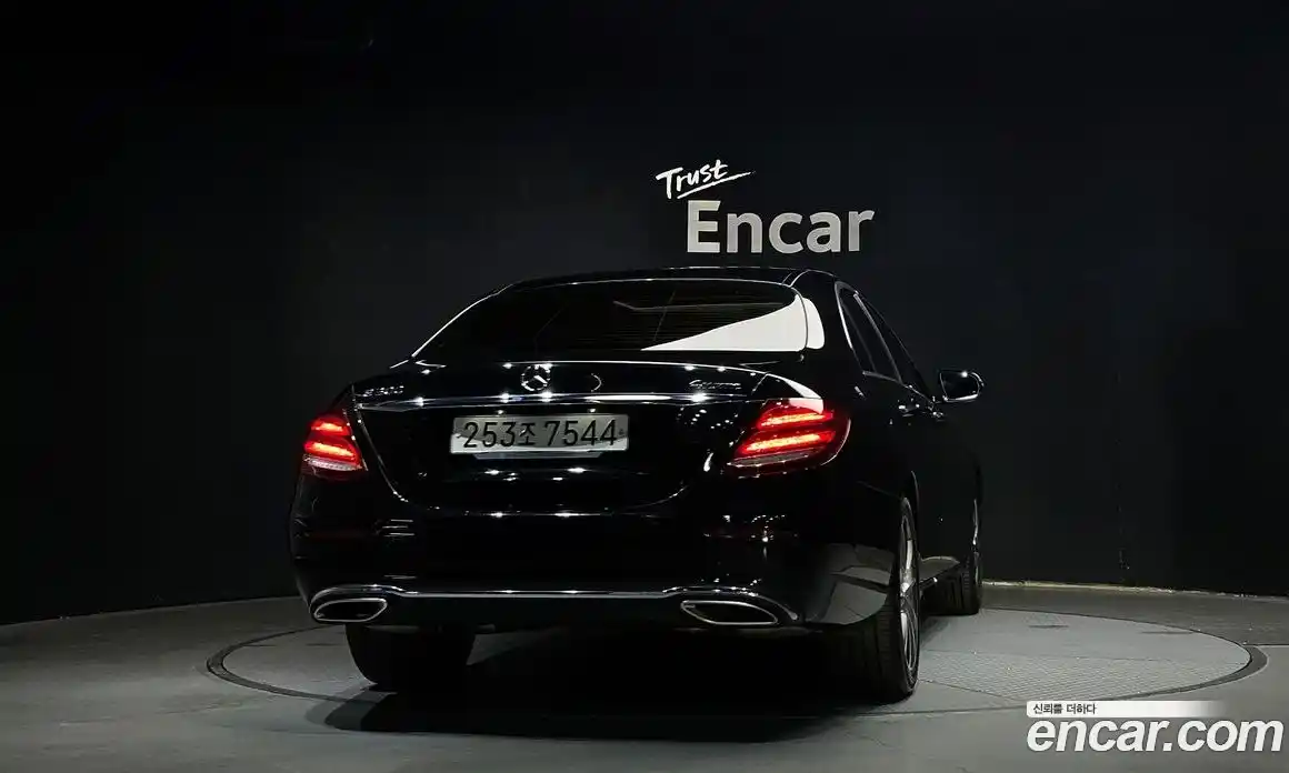Mercedes-Benz E-Class 2019 2.0 Автомат в Москве № 194200, фото 9
