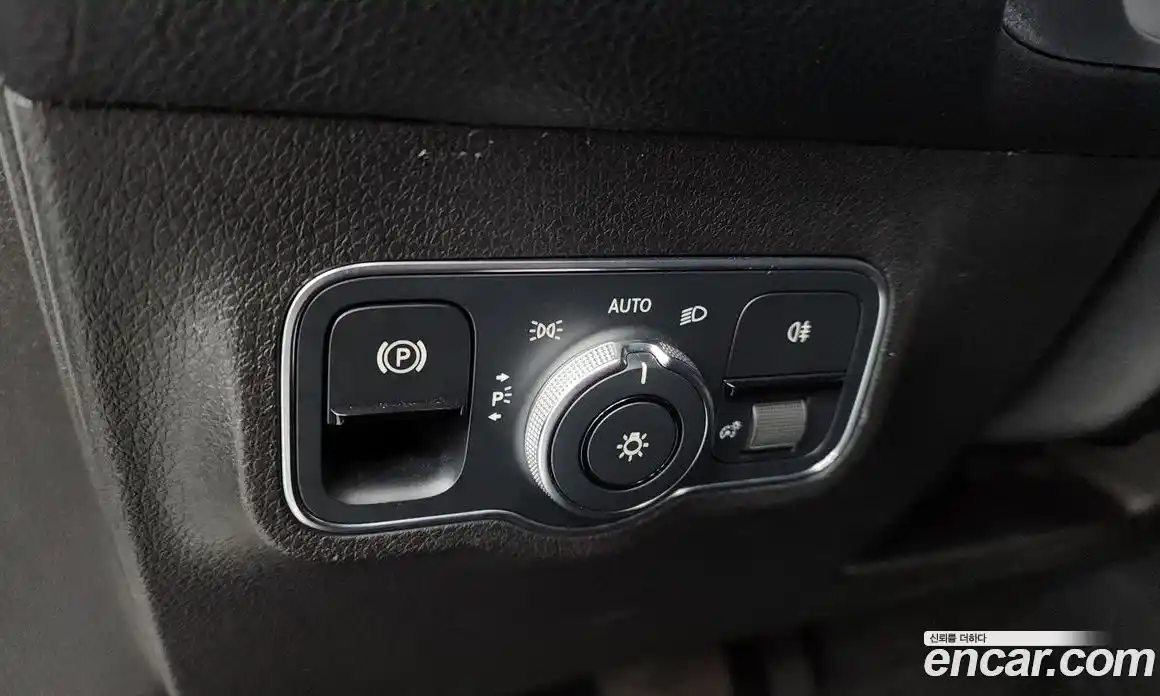 Mercedes-Benz GLB-Class 2021 1.9 Автомат в Москве № 194579, фото 2