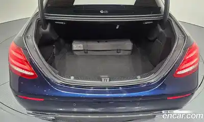 Mercedes-Benz E-Class 2019 1.9 Автомат в Москве № 194682, миниатюра 3