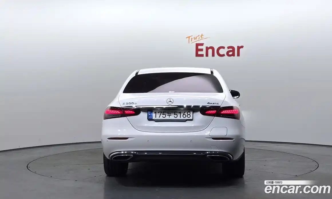 Mercedes-Benz E-Class 2023 2.0 Автомат в Москве № 195334, фото 12