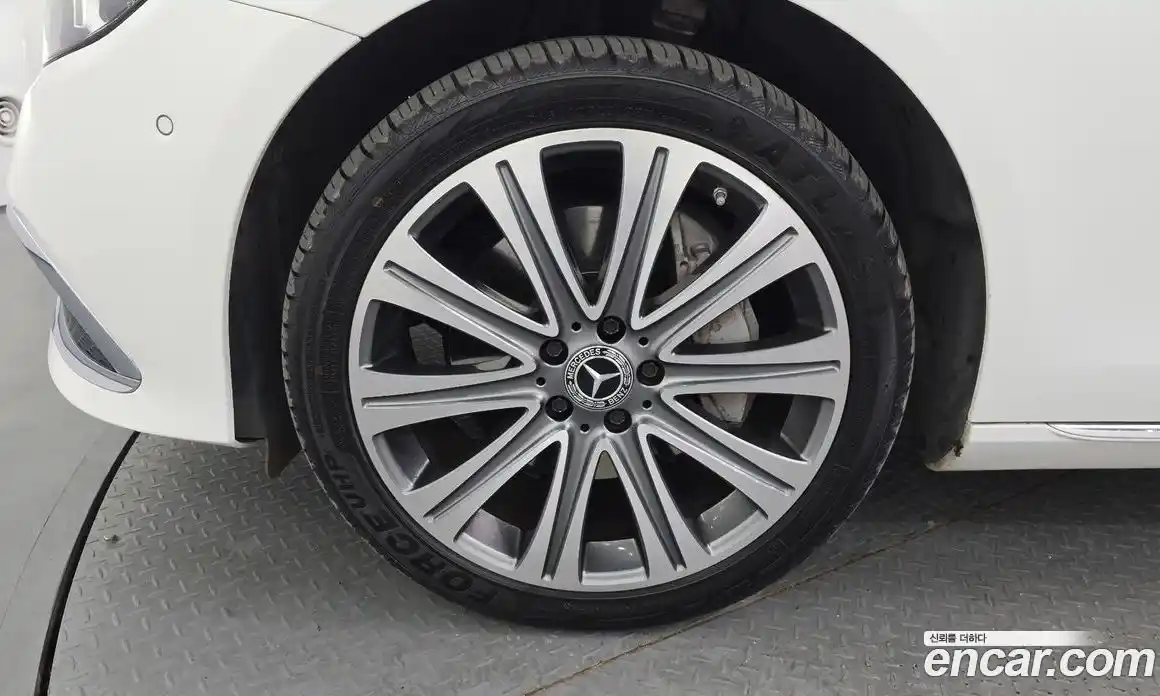 Mercedes-Benz E-Class 2023 2.0 Автомат в Москве № 195334, фото 18