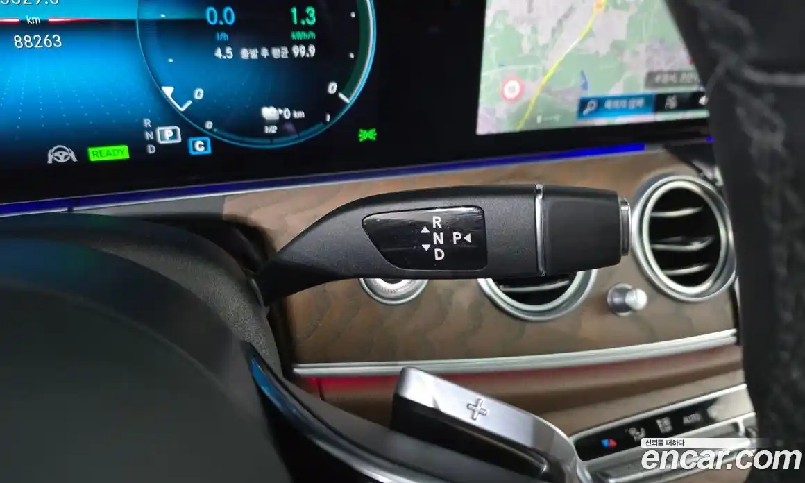 Mercedes-Benz E-Class 2023 2.0 Автомат в Москве № 195334, фото 19