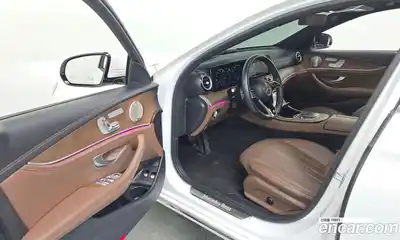 Mercedes-Benz E-Class 2023 2.0 Автомат в Москве № 195334, миниатюра 4