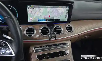 Mercedes-Benz E-Class 2023 2.0 Автомат в Москве № 195334, миниатюра 5