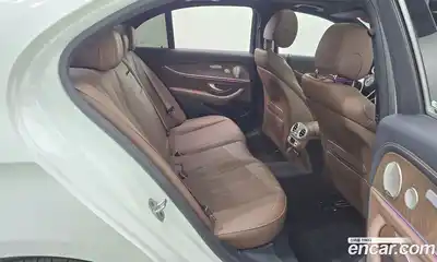 Mercedes-Benz E-Class 2023 2.0 Автомат в Москве № 195334, миниатюра 7