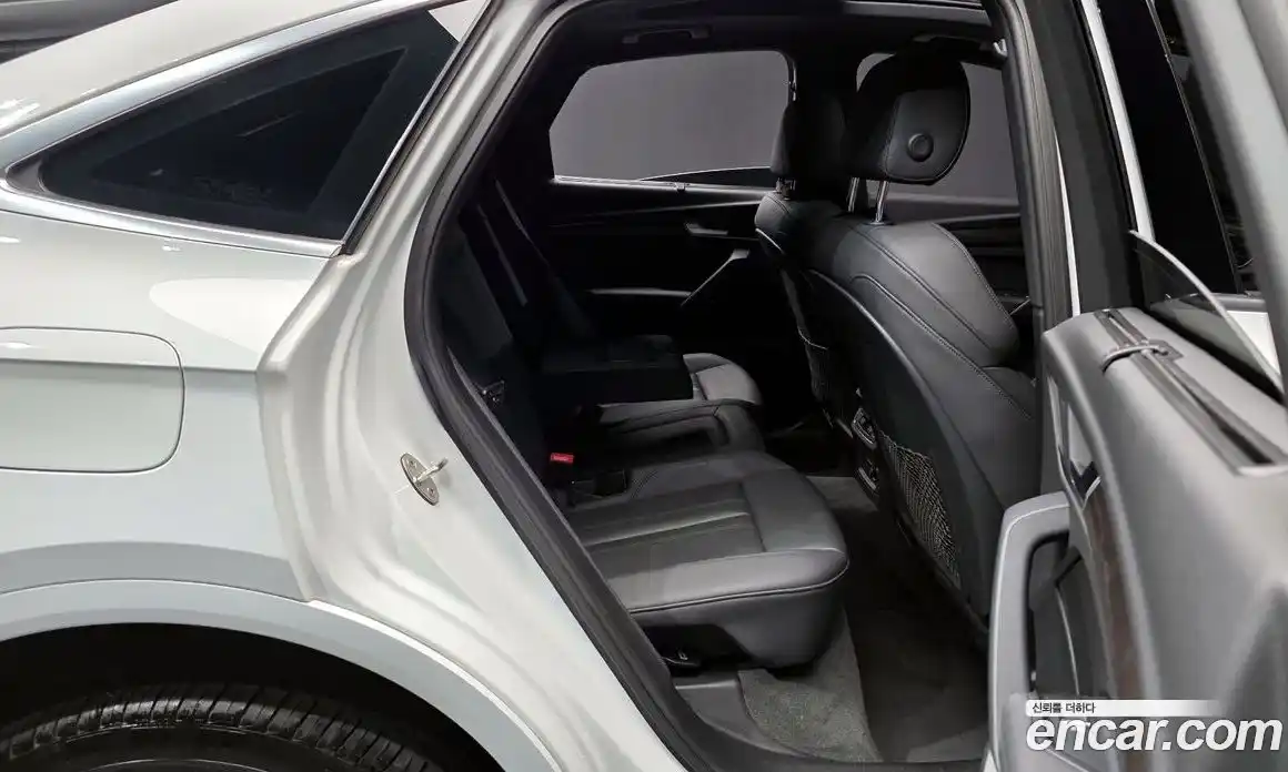 Audi Q5 2023 2.0 Автомат в Москве № 196181, фото 14