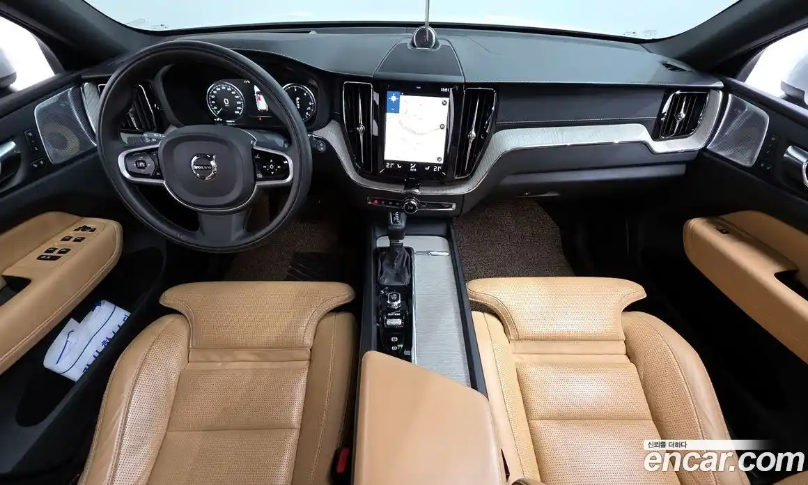 Volvo XC60 2019 2.0 Автомат в Москве № 197060, фото 10
