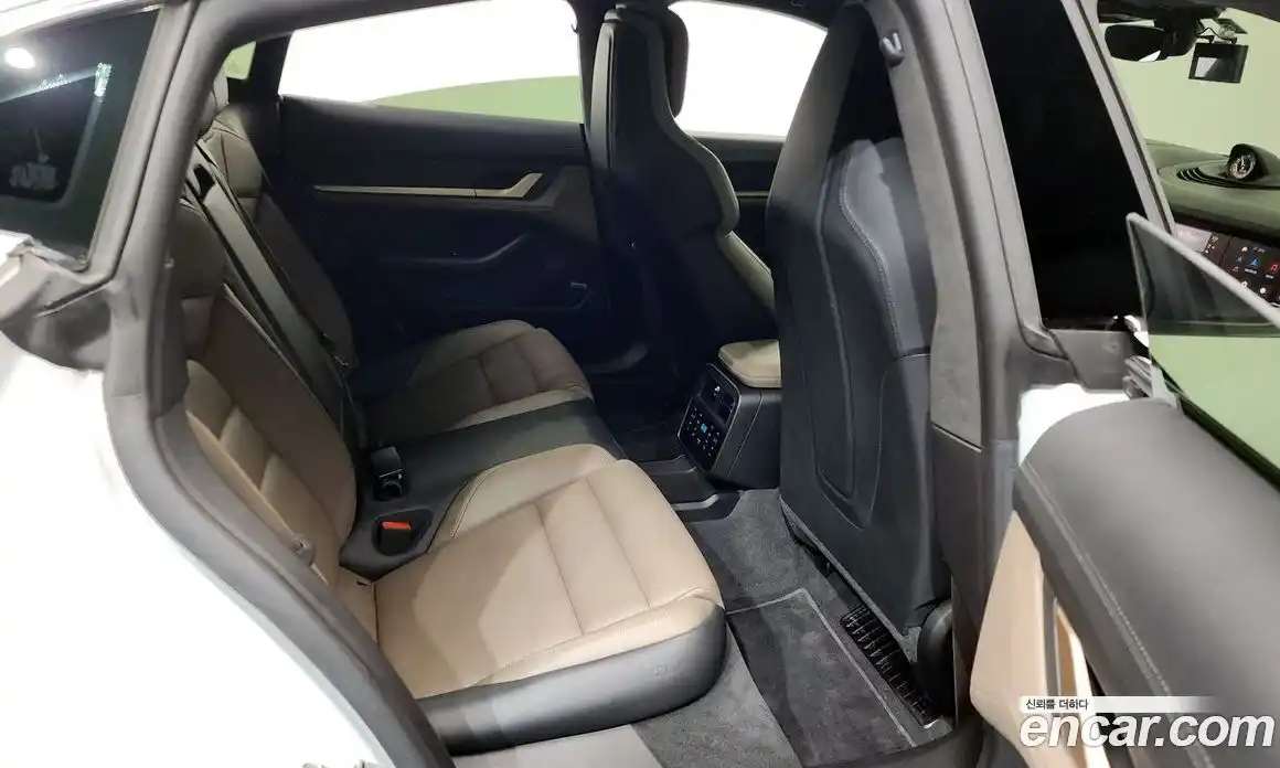 Porsche Taycan 2021 0.1 Автомат в Москве № 197460, фото 6