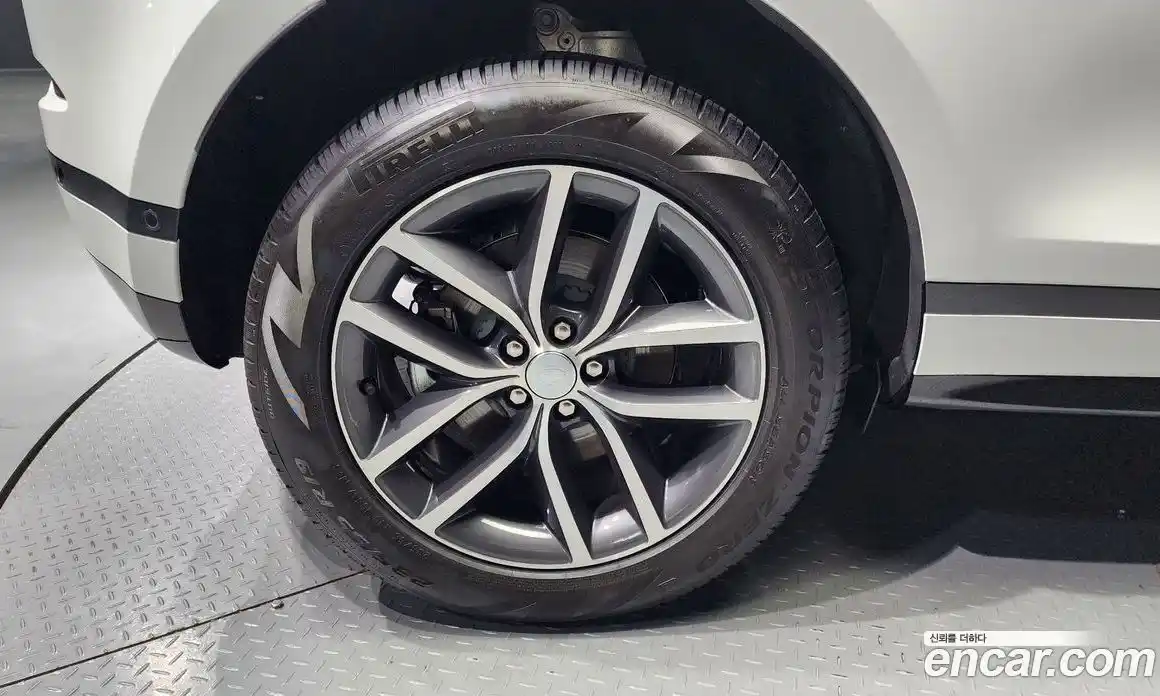 Land Rover Range-Rover Evoque 2024 2.0 Автомат в Москве № 198044, фото 12