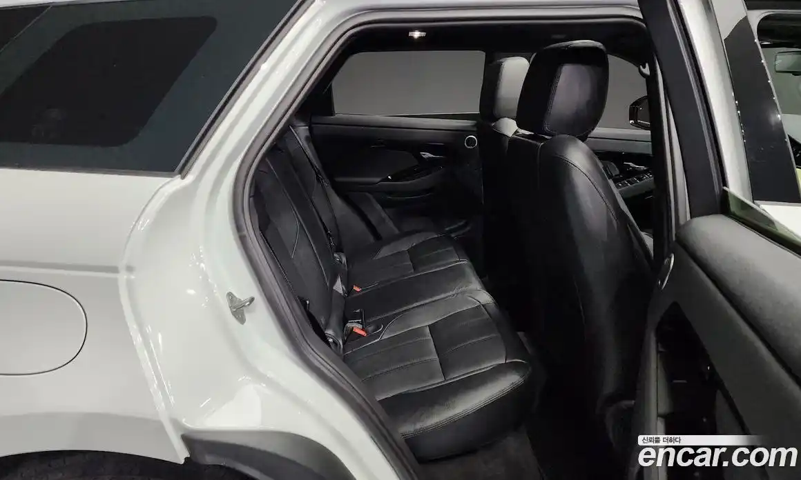 Land Rover Range-Rover Evoque 2024 2.0 Автомат в Москве № 198044, фото 13