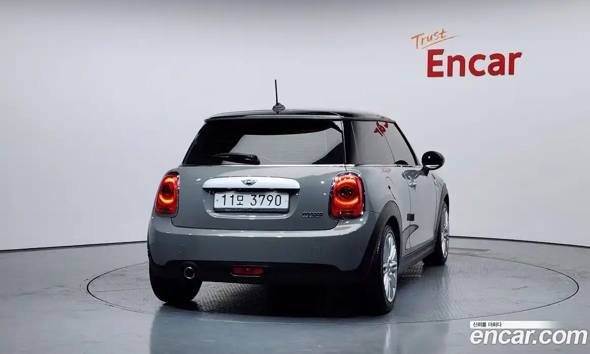 Mini Cooper 2015 1.5 Автомат в Москве № 198368, фото 12