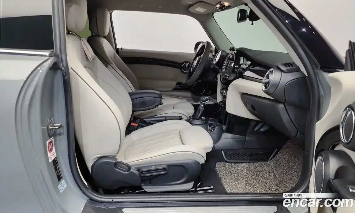 Mini Cooper 2015 1.5 Автомат в Москве № 198368, фото 13