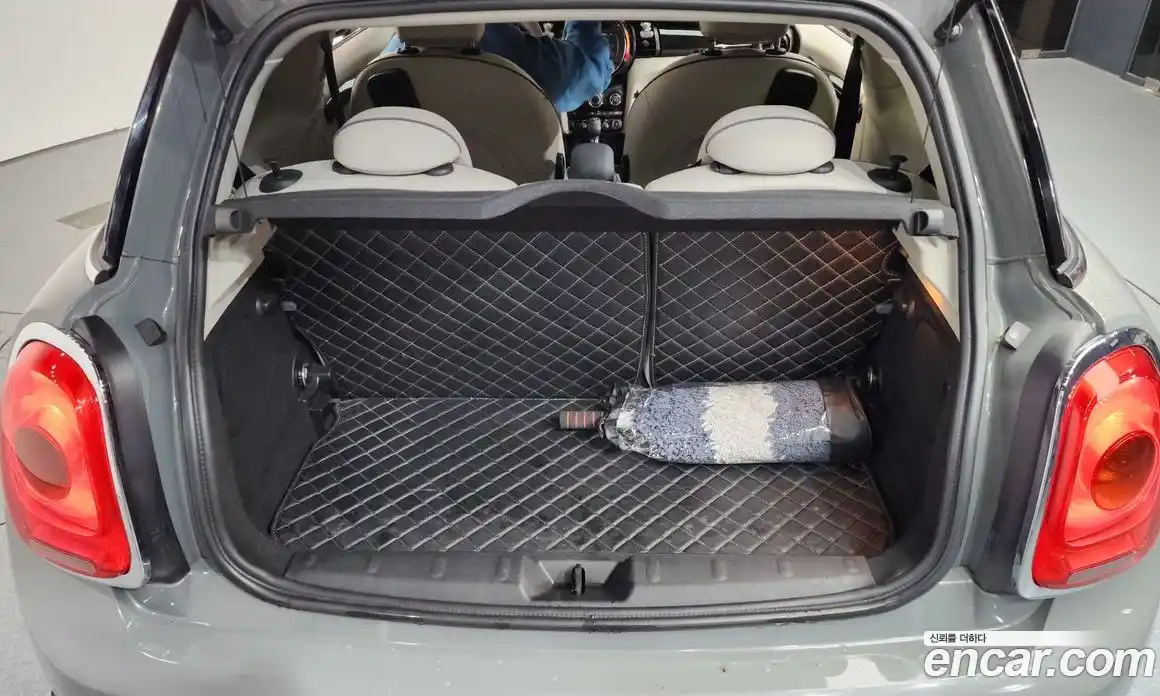 Mini Cooper 2015 1.5 Автомат в Москве № 198368, фото 16