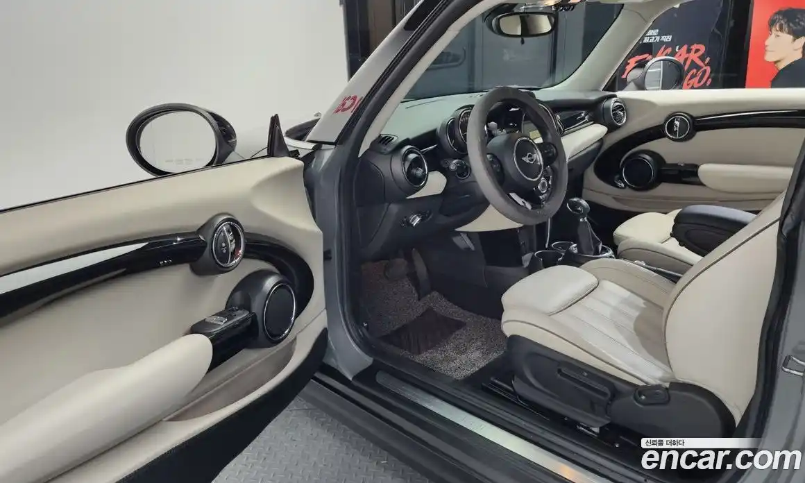 Mini Cooper 2015 1.5 Автомат в Москве № 198368, фото 18