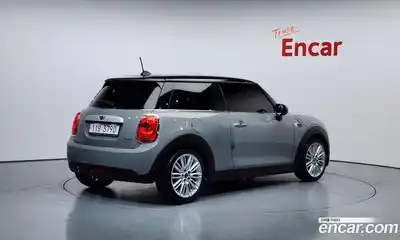 Mini Cooper 2015 1.5 Автомат в Москве № 198368, миниатюра 2