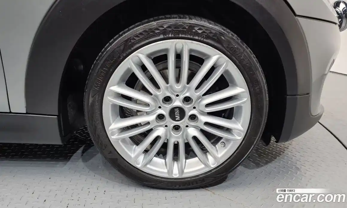 Mini Cooper 2015 1.5 Автомат в Москве № 198368, фото 7